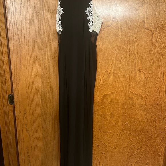 Black Homecoming or Prom Dress - size 9/10 with mesh size panels, lace - Picture 2 of 6